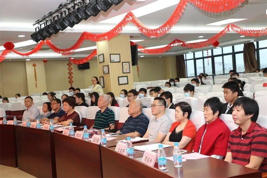 地球上本来没有人，那第一个男人和女人是怎么来的？