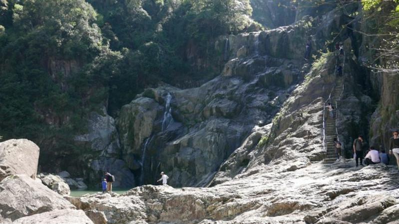 广骏集团控股完成配售合共2280万股 净筹约210万港元